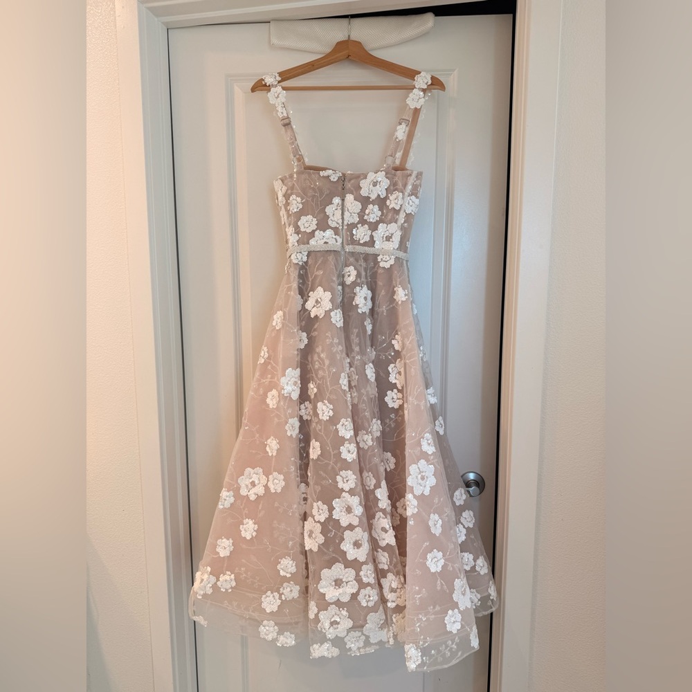 NWOT BRONX AND BANCO Mademoiselle Embroidered White Floral Midi Bridal Dress - Picture 13 of 16